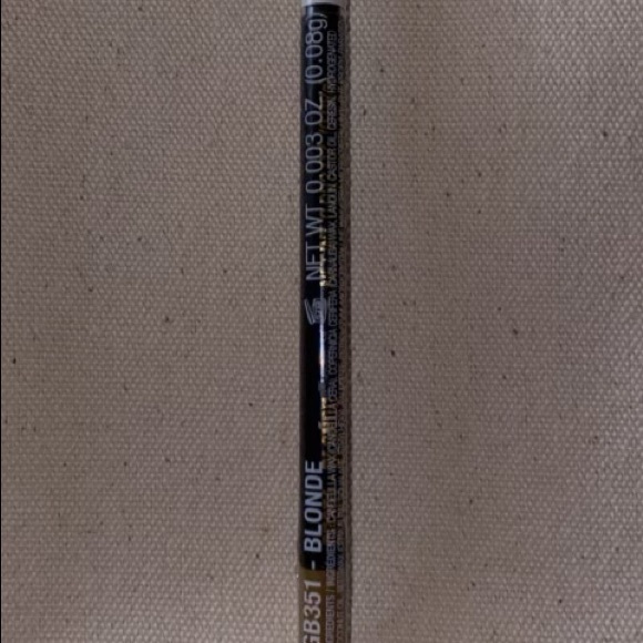 Makeup - Picture 5 of 5